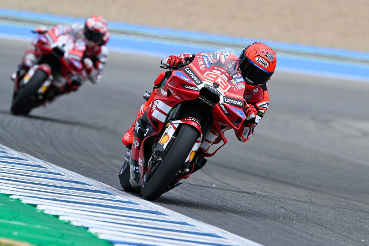 Davide Tardozzi, sobre el trabajo de Marc Márquez en Ducati para ganar a Aprilia: "Un superhéroe"
