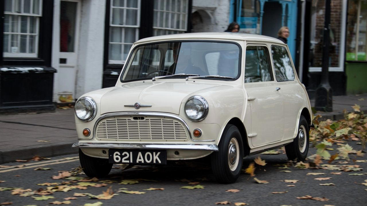 Vuelve el MINI clásico: la marca prepara un modelo más pequeño que el Cooper para competir con el FIAT 500