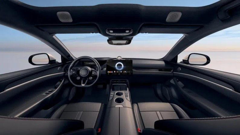 ¿Un Porsche Taycan del Temu? Huawei lanza una berlina con hasta 900 km de autonomía y cargado de tecnología hasta los dientes