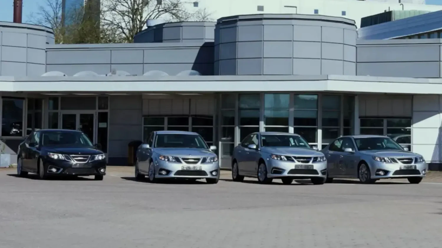 Saab, En 2011 Saab echó el cierre. 15 años después, las últimas siete unidades que quedaban en la fábrica salen a subasta