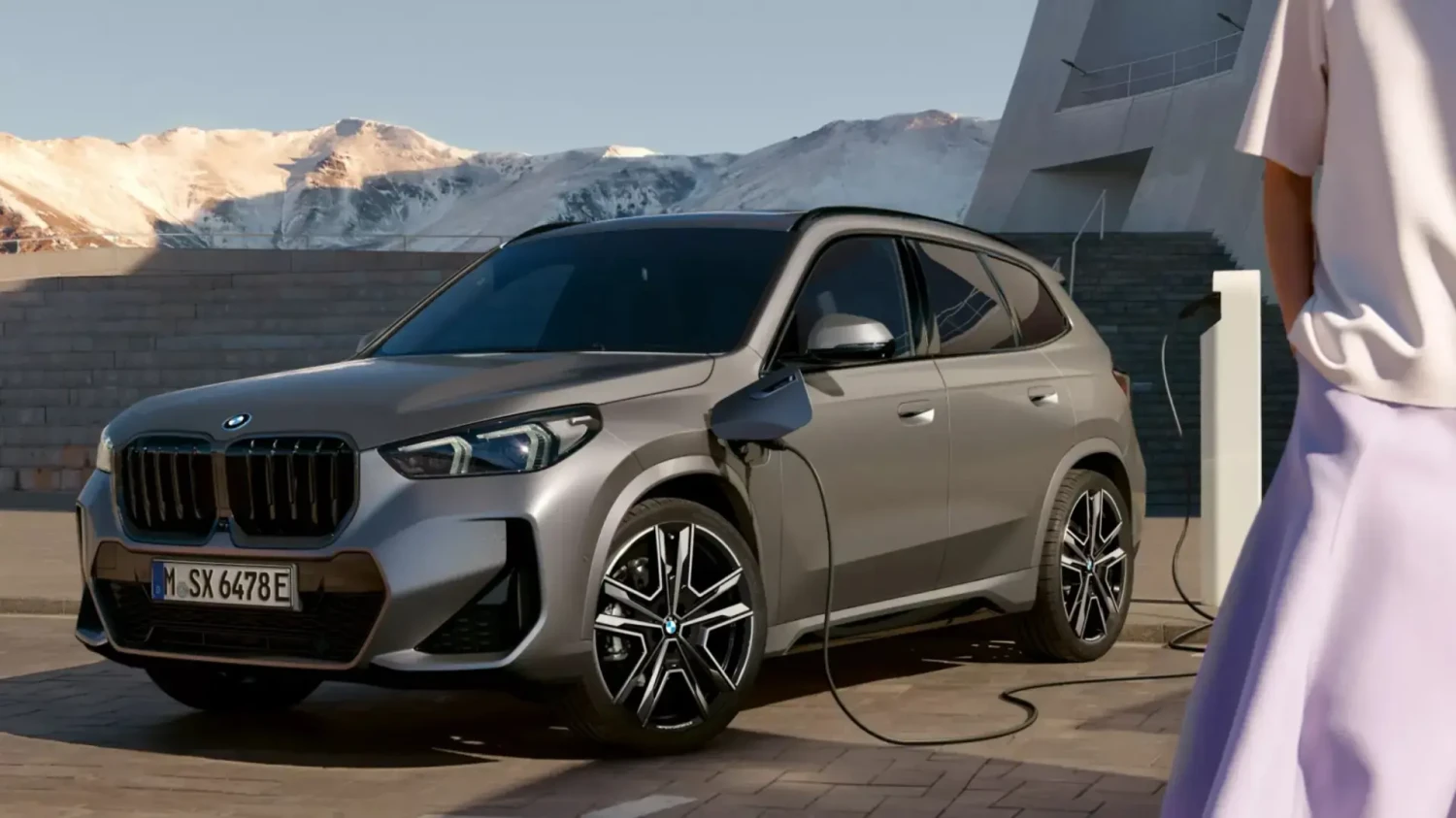 BMW, En BMW buscan la manera de que enchufemos sus coches PHEV. Y para conseguirlo nos pueden tocar donde más nos duele (y no es en el precio)