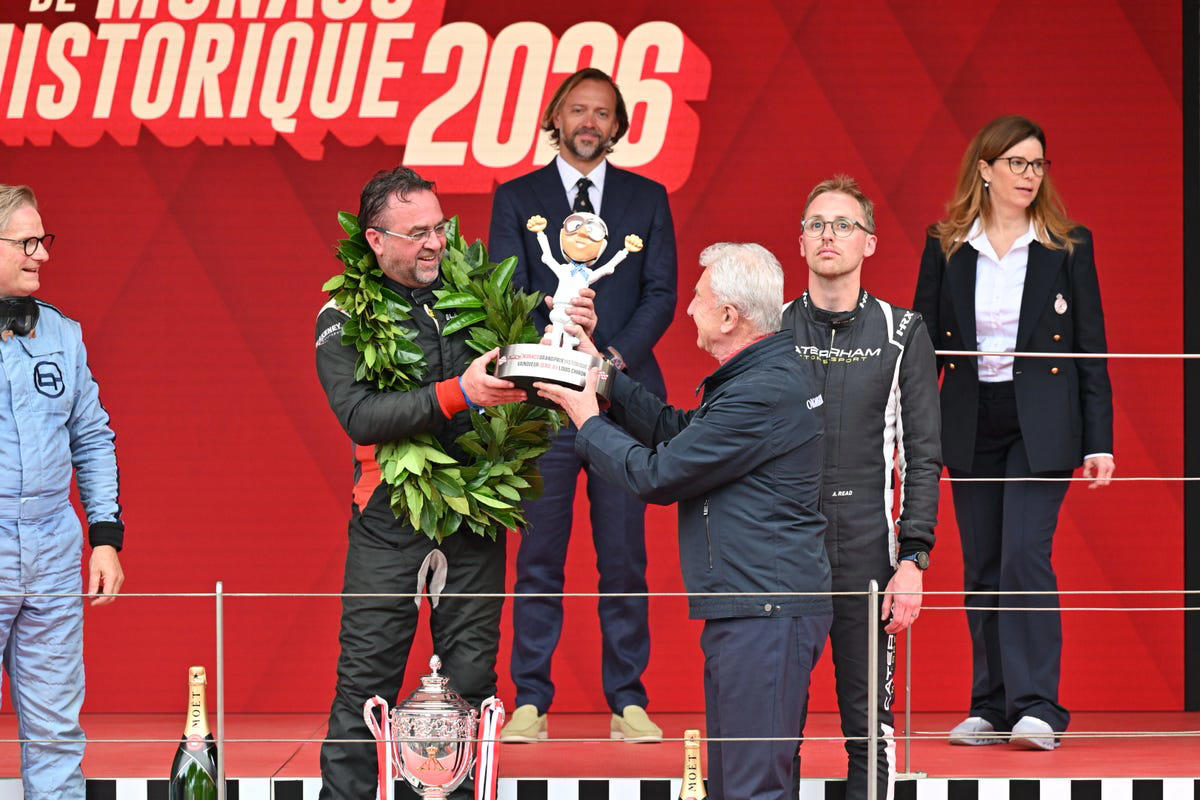 Los curiosos trofeos del Gran Premio Histórico de Mónaco: un divertido homenaje a grandes pilotos