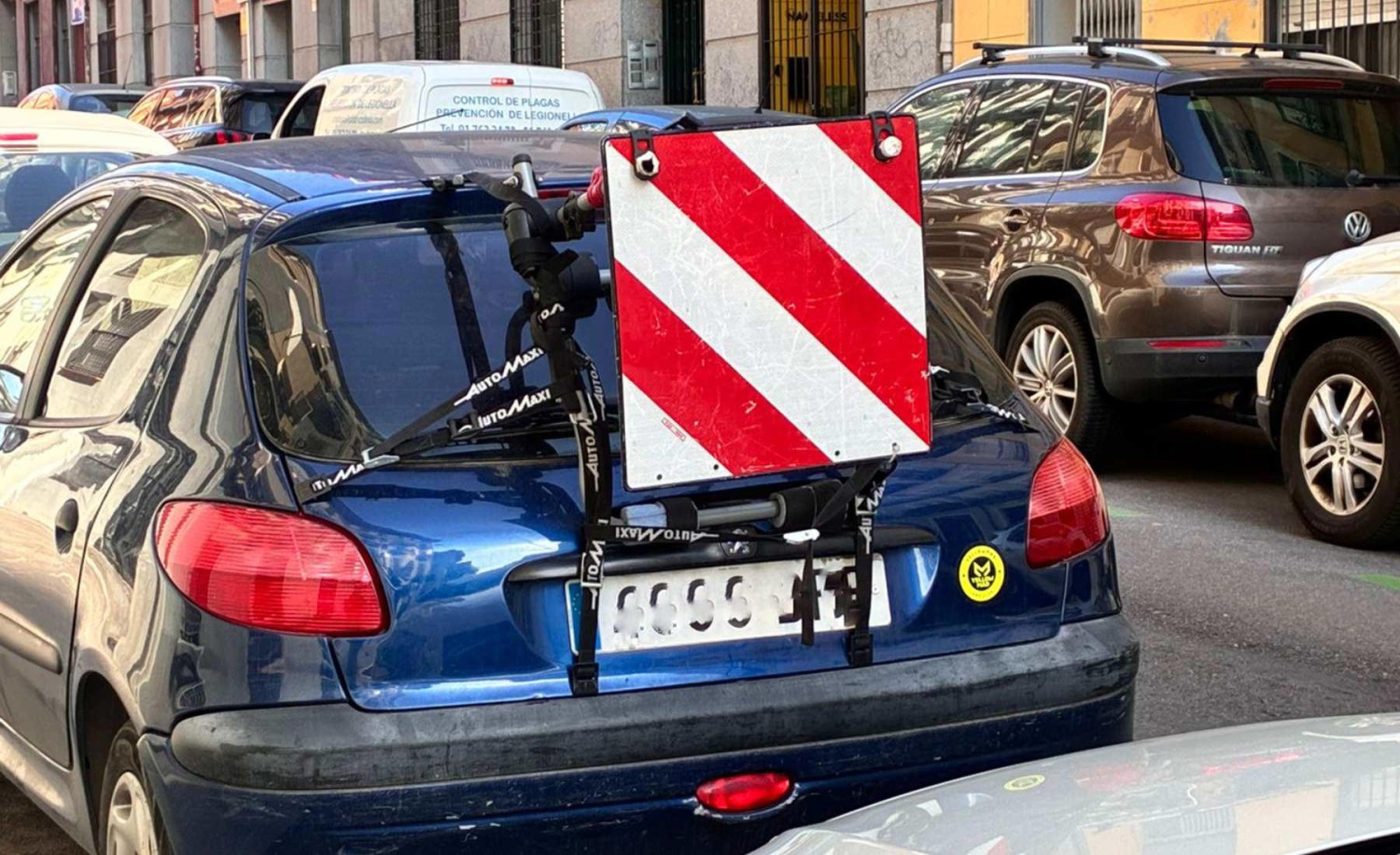 ¿Llevas bicicletas en el coche? Esto es todo lo que hay que revisar antes de salir a la carretera