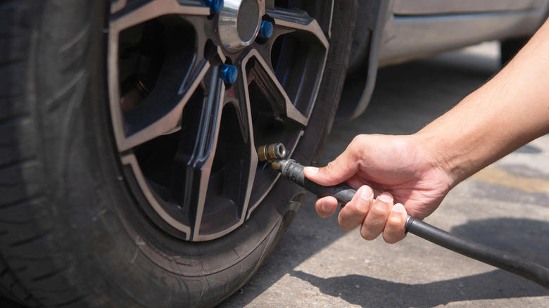 What is the 4 PSI rule for tires?
