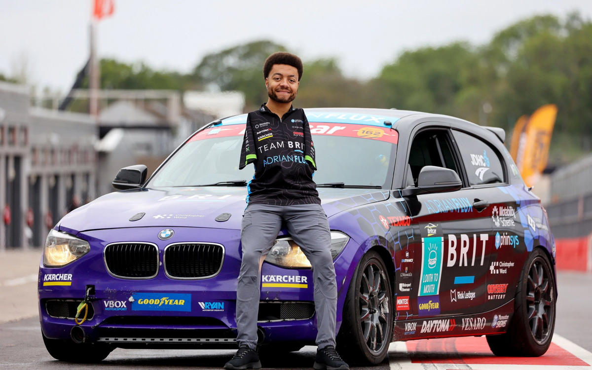 World’s first armless racing driver steers with his feet