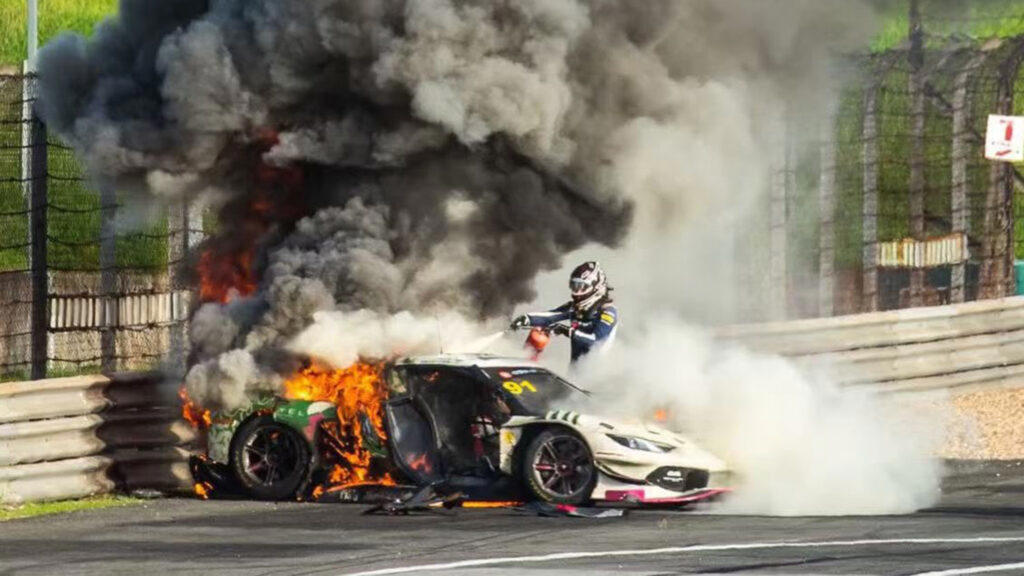 Ferrari, Driver abandons race to save rival from burning Ferrari