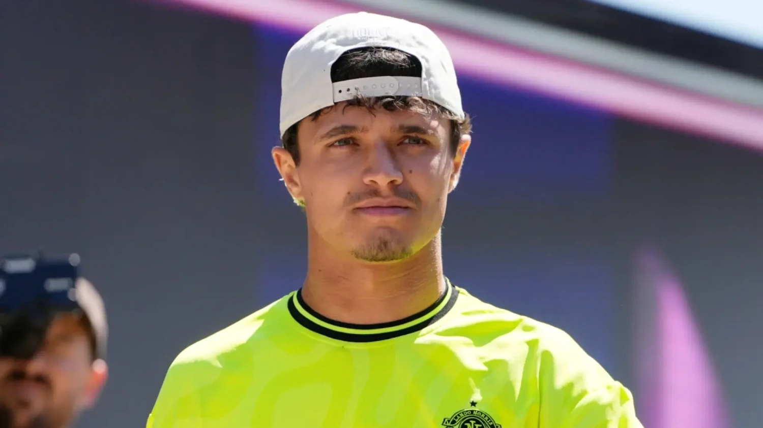 El Lando Norris aparece en Mónaco con el primer superdeportivo de la historia: 440 CV de potencia y 4,26 metros de longitud