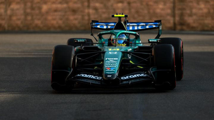 El mensaje de Alonso que preocupa tras acumular 30 posiciones de penalización en Bakú