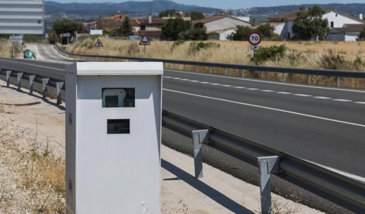Estos son todos los radares de la DGT en 2025: ubicaciones exactas de fijos, los móviles y los de tramo (provincia a provincia)
