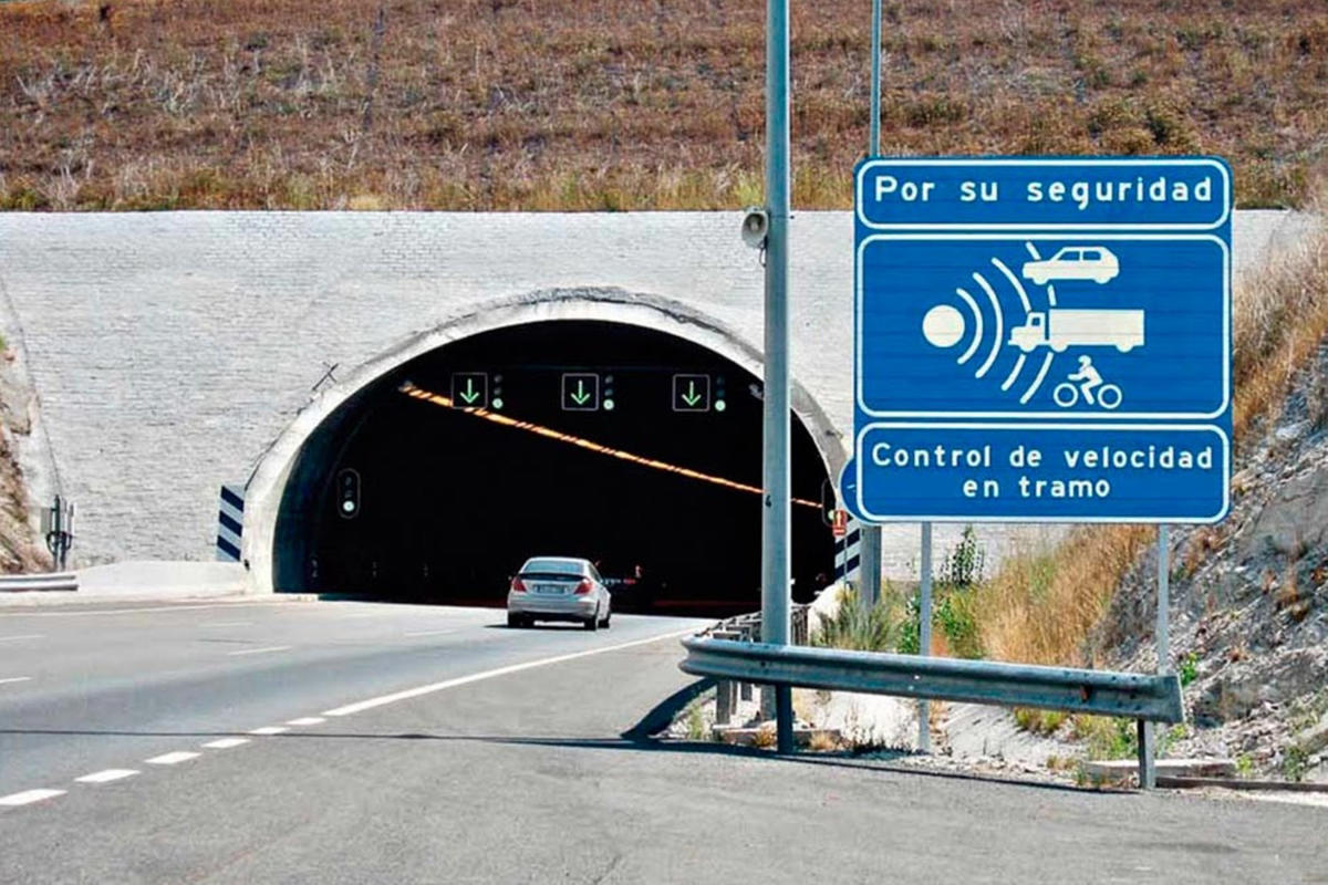 El radar de tramo que se te olvida mientras conduces: así funciona el más extenso y temido de España