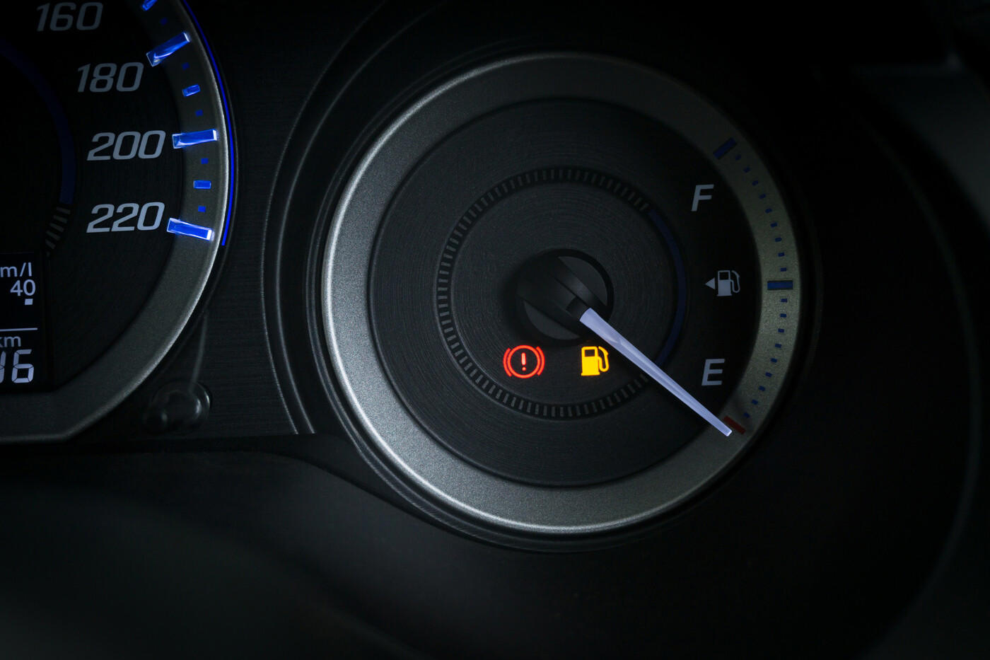 Reserva del depósito del coche, ¿para cuántos kilómetros da?