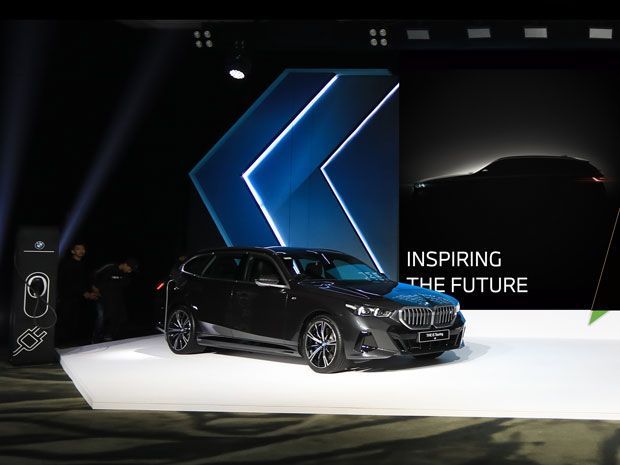 BMW Khawatir dengan Kedatangan Merek-Merek Mobil Mewah China? Ini Kata Mereka