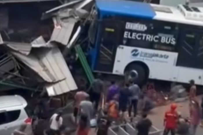 Kecelakaan Bus Listrik Transjakarta: Ketika Teknologi Canggih Gagal Menghindari Tabrakan