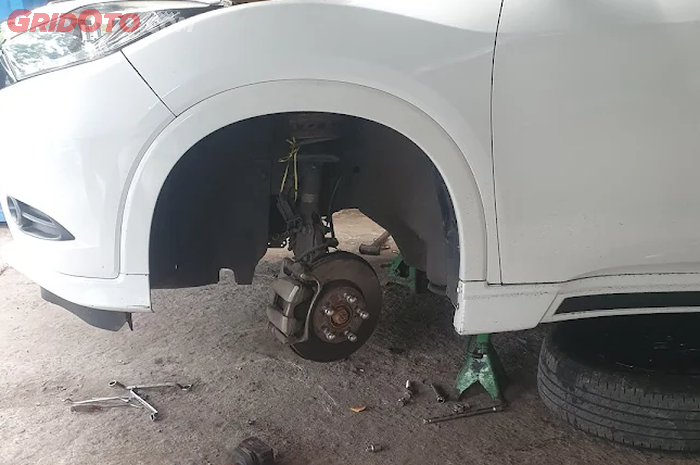 Mobil Terasa Bergoyang Saat Kecepatan Tinggi? Cek Komponen Ini