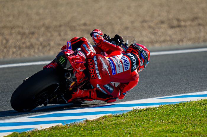 Quartararo Crash, Marc Marquez Cetak Rekor di Sprint MotoGP Spanyol 2025