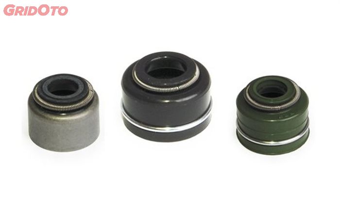 Ini Sebabnya Knalpot Motor Tetap Ngebul Asap Walau Rajin di Servis