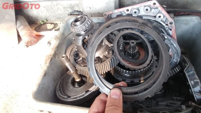 Ini Tanda-tanda Kopling Mobil Mulai Selip dan Perlu Perhatian