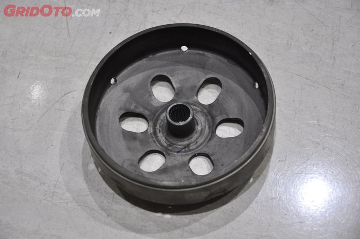 Selain Gredek, Ini Tanda Mangkok Kopling Motor Matic Harus Diganti