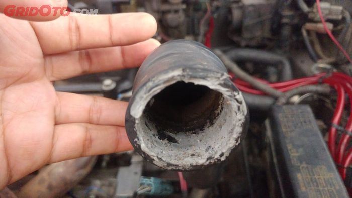Ini Dampak Selang Radiator Mobil Minta Ganti Dibiarkan, Simak