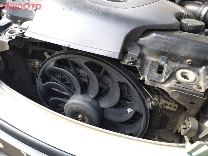 Harus Tahu, Dari Sinilah Penyebab Utama Mesin Mobil Overheat
