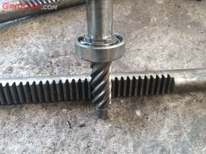 Cek Power Steering Elektrik Sudah Mulai Oblak, Begini Caranya