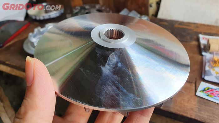 Cara Bikin Tarikan Honda ADV 160 Kondisi Standar Jadi Lebih Enteng