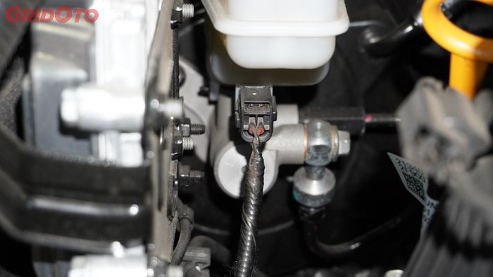 Selain Ngeblong, Bagian Ini Bisa Rusak Bila Mobil Jarang Ganti Minyak Rem