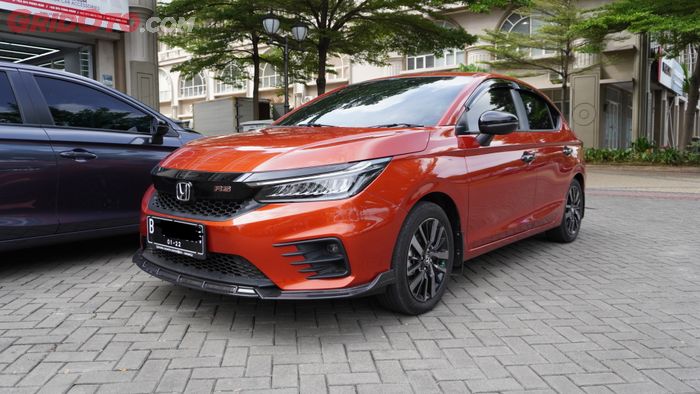Ini Perbandingan Konsumsi BBM Suzuki Baleno Vs Honda City Hatchback
