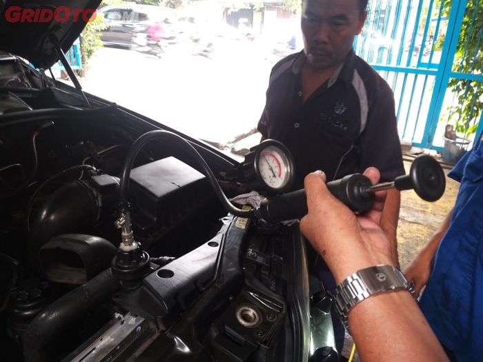 Cek Kebocoran Air Radiator Mobil Gak Perlu Montir, Begini Caranya