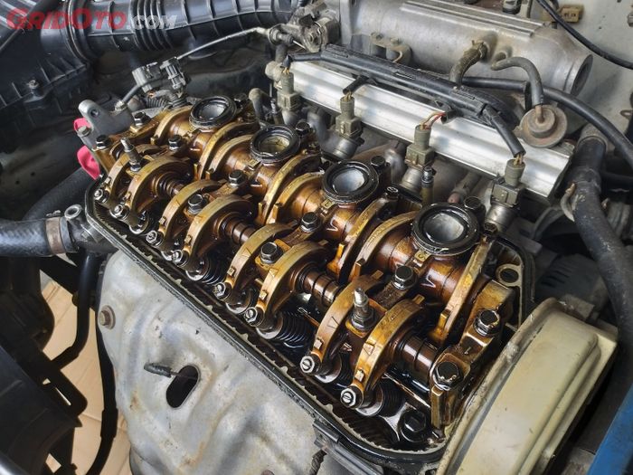 Knalpot Ngebul Putih, Tapi Bukan karena Overheat? Kenali Penyebabnya