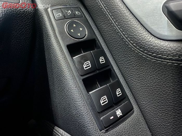 Ini Akibat Asal Ganti Kaca Jendela Mobil, Power Window Bisa Rusak!