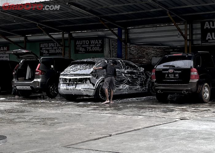 Baru Tahu, Begini Cara Mudah Jaga Cat Mobil Bekas Tetap Kinclong