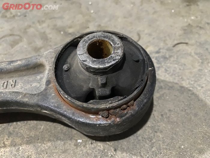 Ini Sebabnya Bushing Punya Peran Penting di Suspensi Mobil Bekas