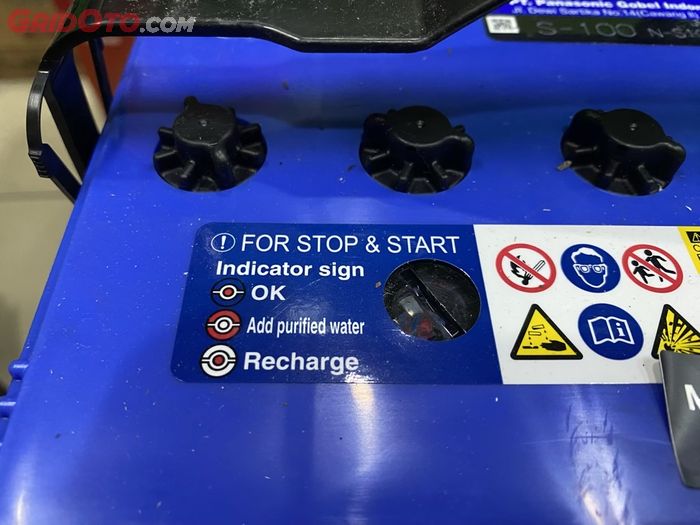 Baru Tahu, Ternyata Ini Ciri-ciri Aki Mobil Yang Harus Segera Dicas