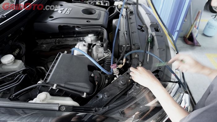Ini Sebabnya Freon AC Mobil Enggak Perlu Selalu Ditambah, Simak