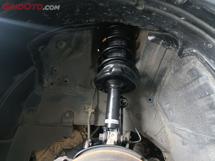 Tiga Penyebab dan Solusi Tapak Ban Mobil Bekas Habis Cuma Sebelah