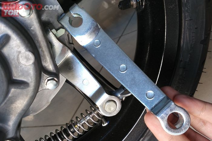 Cara Bikin Rem Teromol Motor Matic Jadi Lebih Pakem, Ganti Komponen Ini