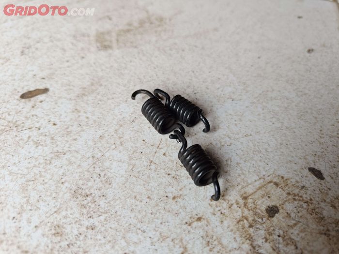Begini Tanda Per Kampas Ganda di Motor Matic Yang Sudah Melemah