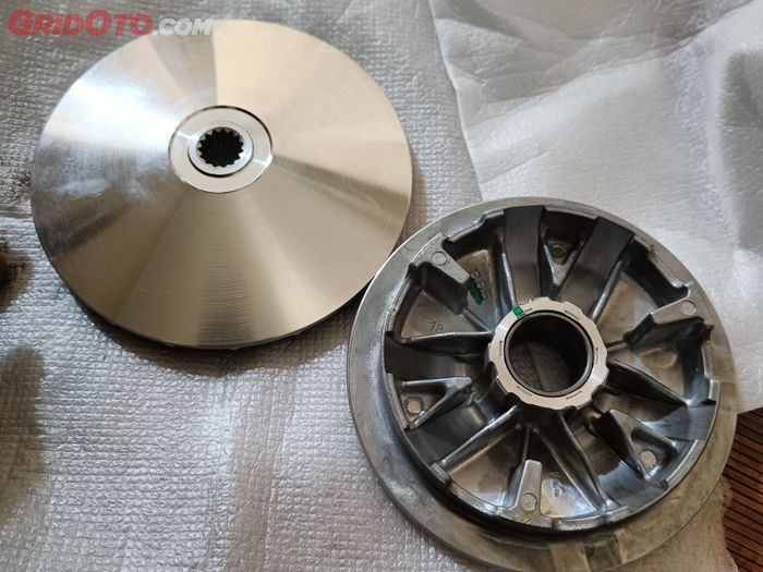 Ini Sebabnya Tarikan Motor Matic Bisa Loyo Karena Puli Depan Aus