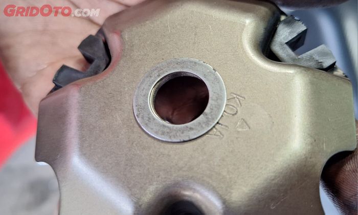 Begini Cara Mencegah Tutup Rumah Roller Honda Scoopy Susah Dibuka