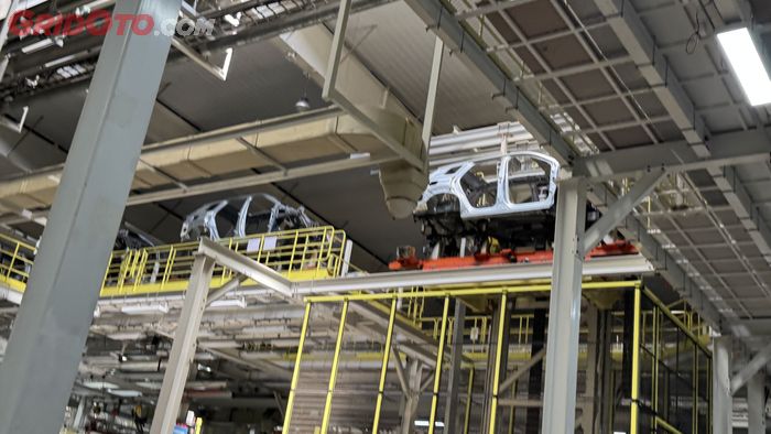 Main Ke Pabrik Chery, Satu Jam Bisa Jadi Mobil JAECOO Sebanyak Ini