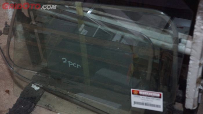 Sering Disepelekan, Kebiasaan Ini yang Bikin Kaca Mobil Berjamur!