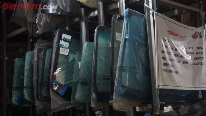 Ternyata Kaca Depan Avanza dan Xenia Gen 1 Sama! Segini Harganya