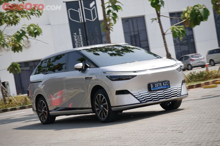 Tiga Varian XPENG X9, Beda Jenis Baterai Beda Juga Jarak Tempuhnya