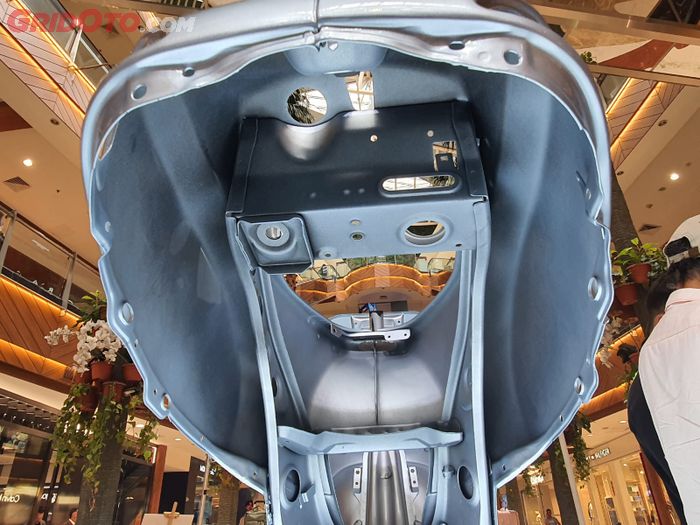 Punya Bentuk yang Unik, Ini Kelebihan Rangka Monokok Punya Vespa Matic