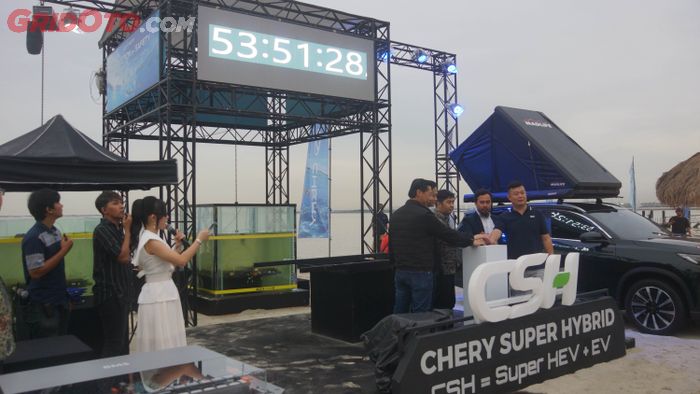 Gokil, Chery Tes Baterai Tiggo 8 CSH Direndam Air Laut Hampir 54 Jam!