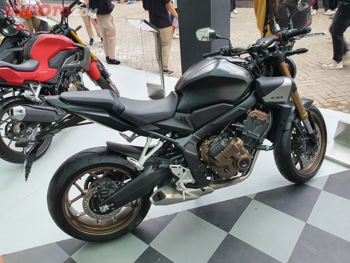 Resmi di Jual di Indonesia, Begini Cara Kerja e-Clutch Moge Honda CB650R