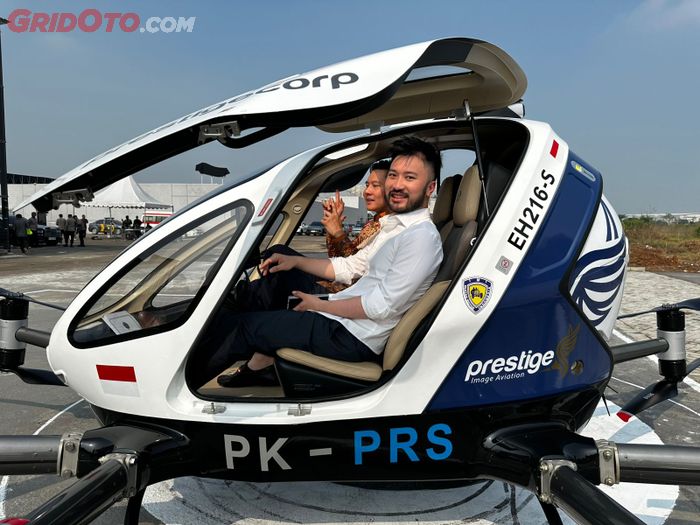 Perdana Bawa Penumpang, Segini Harga Taksi Terbang Ehang 216-S