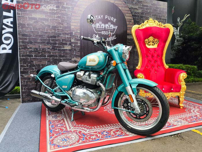 Tampilan Masih Klasik, Royal Enfield Classic 650 Punya Fitur Canggih Ini