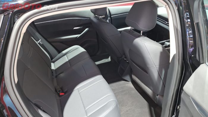 Selisih Rp 100 Juta, Ini Bedanya VinFast VF 7 Eco Dengan VF 7 Plus